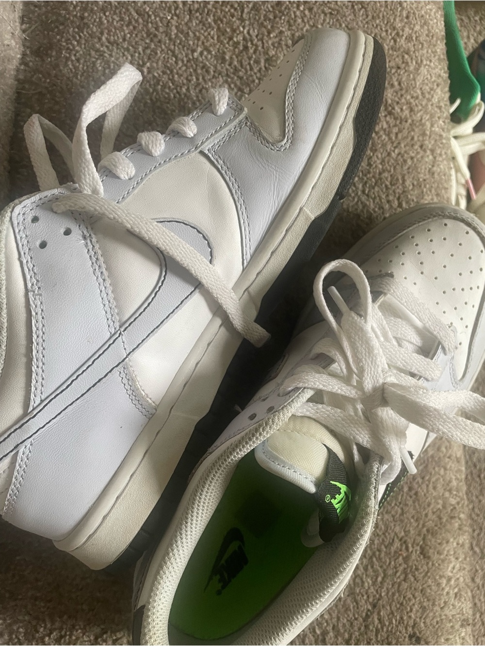 Nike Kids White Low-Top Sneakers with Green Insole Accent